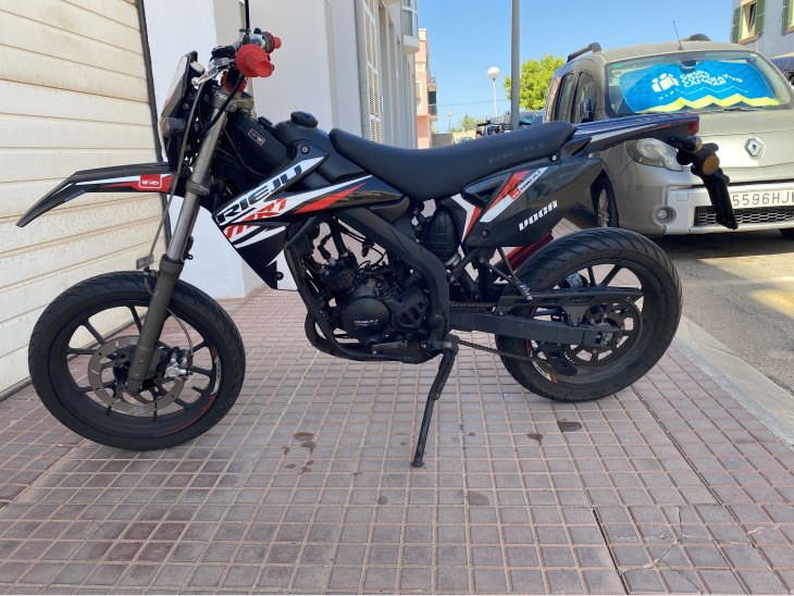 Se vende moto Rieju 49 c.c. MRT 50 1