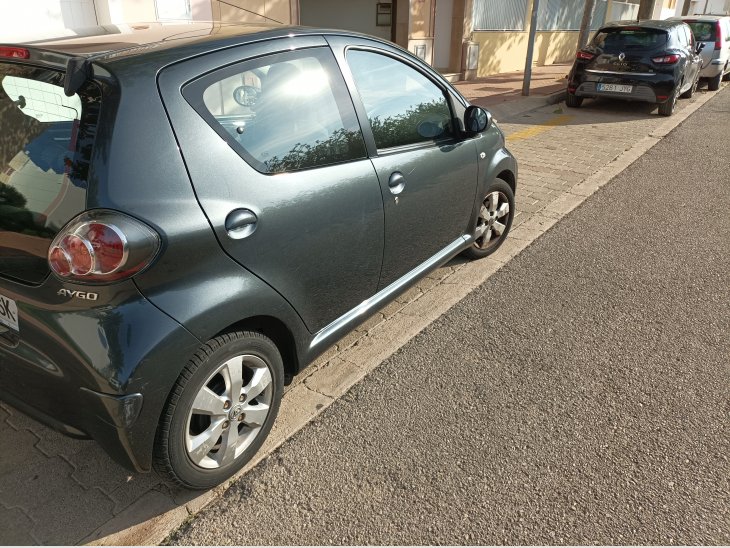 ES VEN TOYOTA AYGO CITY EN MOLT BON ESTAT 4