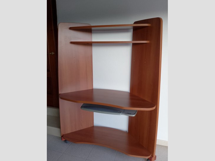 Mueble rinconero para ordenador 1