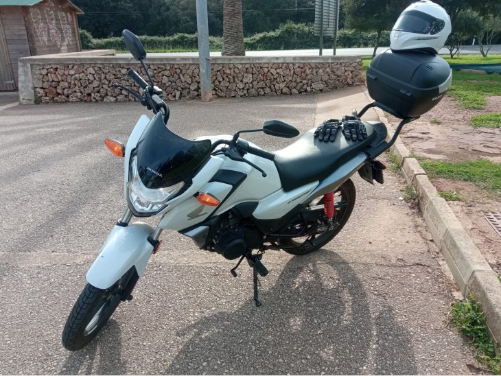 Moto Honda cb 125cc de 2022 1