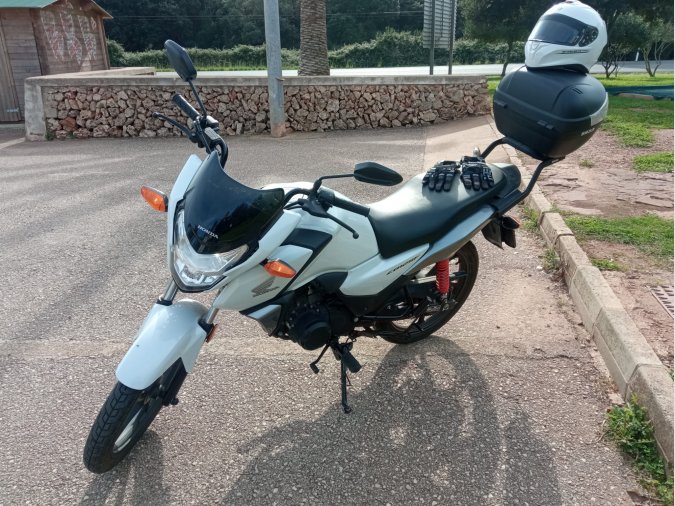 Moto Honda cb 125cc de 2022